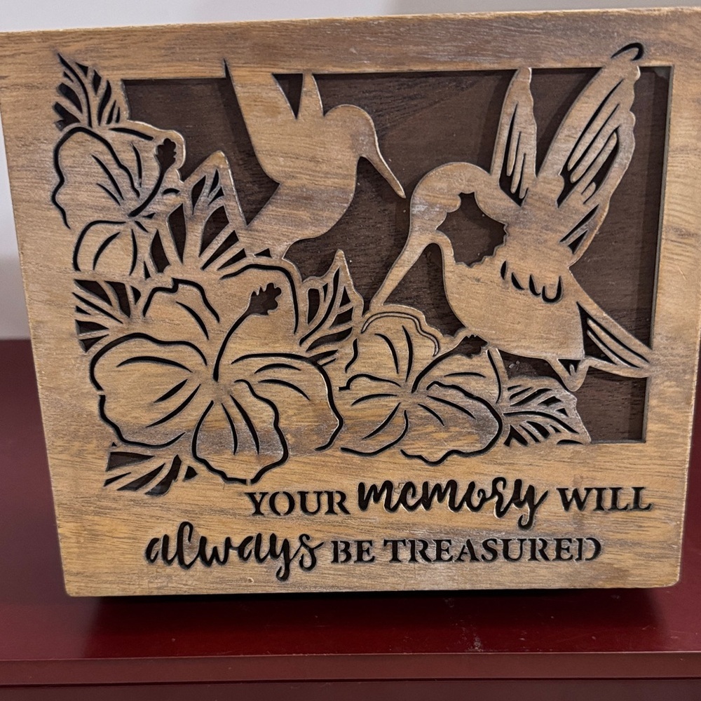 Wooden Memory Keepsake Box with Hummingbird Design - Picture 10 of 12